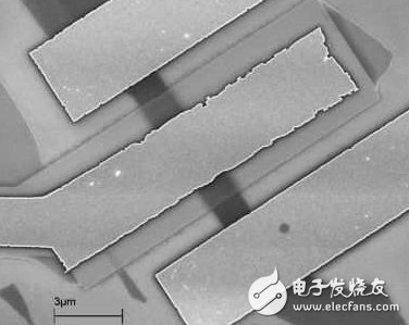 研究人員將采用這種具有2D通道的原型元件（來源：UC Riverside）